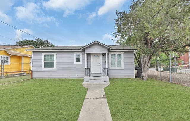 3-bedroom rental at 2006 Hays St in San Antonio TX