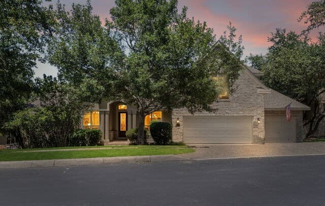 4-bedroom rental at 130 Santa Ursula in Helotes, TX — photo 1
