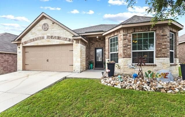 3-bedroom rental at 11918 Luckey Riv in San Antonio, TX — photo 2