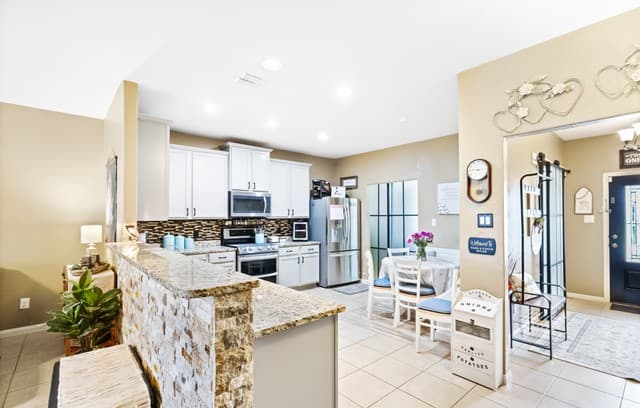 3-bedroom rental at 11918 Luckey Riv in San Antonio, TX — photo 4