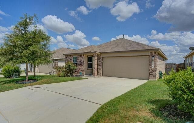 3-bedroom rental at 13126 Rosemary Cv in St Hedwig, TX — photo 2