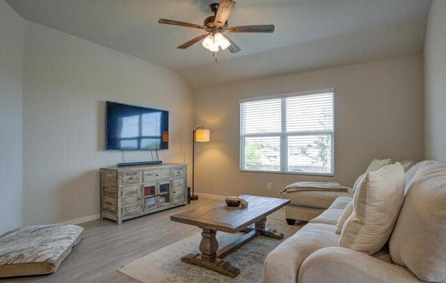 3-bedroom rental at 13126 Rosemary Cv in St Hedwig, TX — photo 3