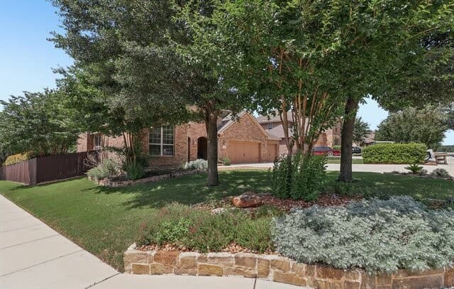 4-bedroom rental at 8902 River Trace in San Antonio, TX — photo 4