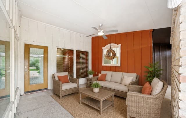 3-bedroom rental at 206 Jay Drive in Devine, TX — photo 5