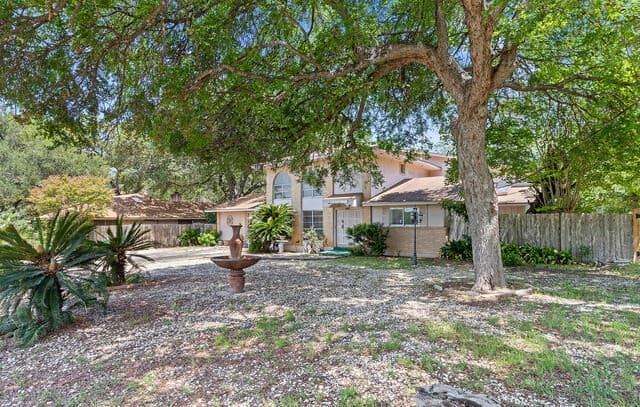 4-bedroom rental at 4708 Pecan Grove in San Antonio, TX — photo 3