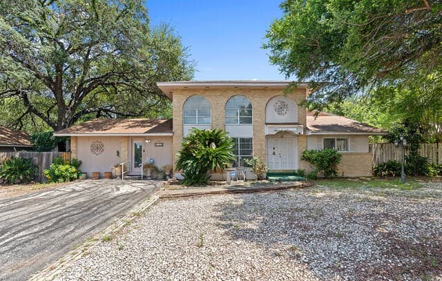 4-bedroom rental at 4708 Pecan Grove in San Antonio, TX — photo 4
