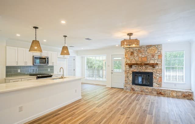 3-bedroom rental at 5707 Sunup Dr in San Antonio, TX — photo 2