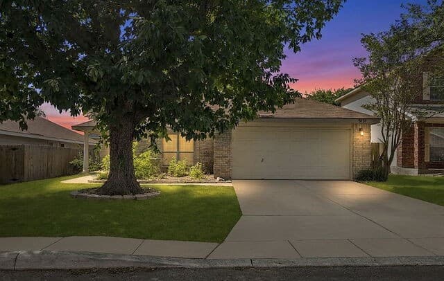 3-bedroom rental at 5131 Stormy Hls in San Antonio, TX — photo 1