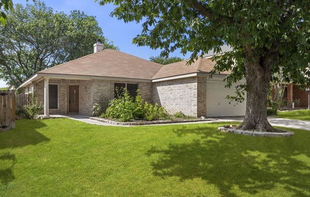 3-bedroom rental at 5131 Stormy Hls in San Antonio, TX — photo 2