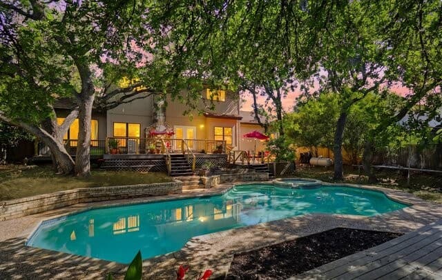 5-bedroom rental at 2175 Encino Loop in San Antonio, TX — photo 1