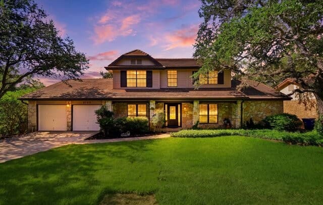 5-bedroom rental at 2175 Encino Loop in San Antonio, TX — photo 2