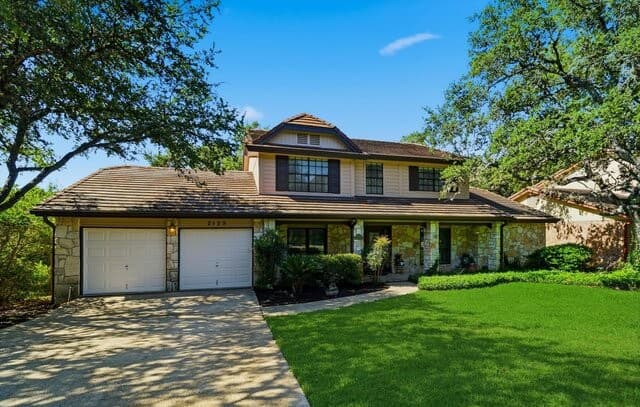 5-bedroom rental at 2175 Encino Loop in San Antonio, TX — photo 3