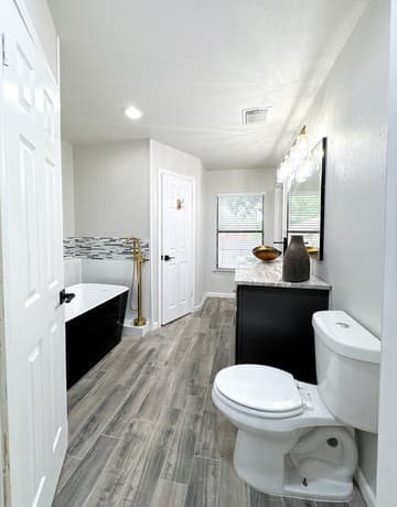 3-bedroom rental at 13239 Larkplace Dr in San Antonio, TX — photo 4