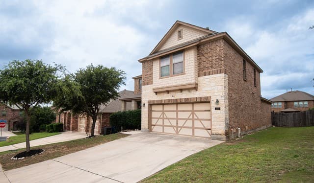4-bedroom rental at 21207 Leslie Carson in San Antonio, TX — photo 3