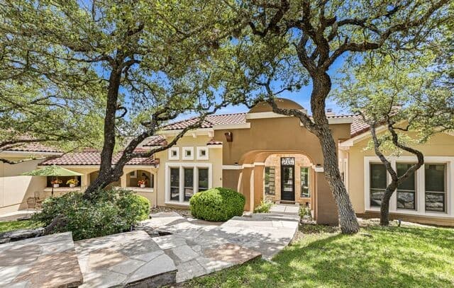 4-bedroom rental at 6 Lantana Ridge in San Antonio, TX — photo 1