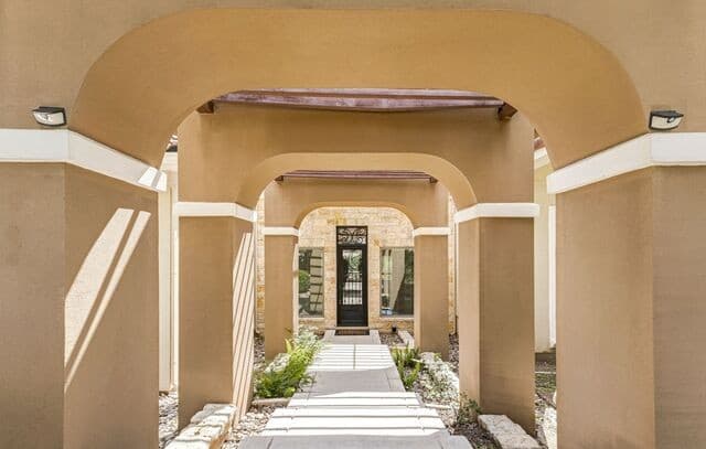4-bedroom rental at 6 Lantana Ridge in San Antonio, TX — photo 2
