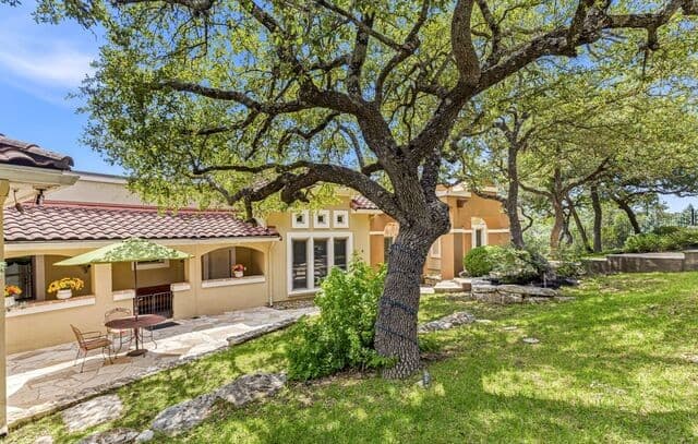 4-bedroom rental at 6 Lantana Ridge in San Antonio, TX — photo 3