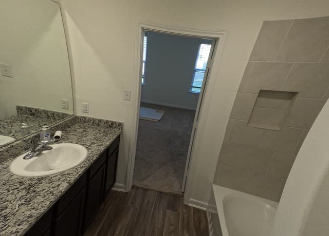 3-bedroom rental at 7231 Lazy Cyn in San Antonio, TX — photo 5