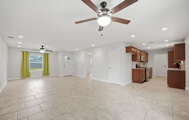 3-bedroom rental at 14331 Brangus in San Antonio, TX — photo 1