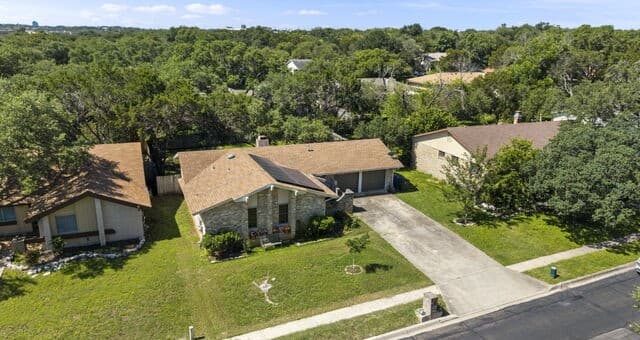 3-bedroom rental at 4802 Rockford St in San Antonio, TX — photo 4