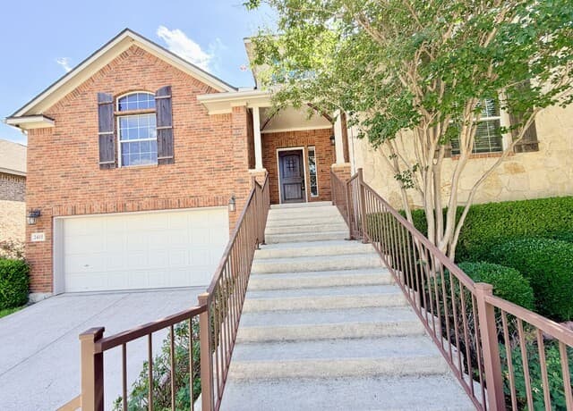 3-bedroom rental at 2415 Cortona Mist in San Antonio, TX — photo 3