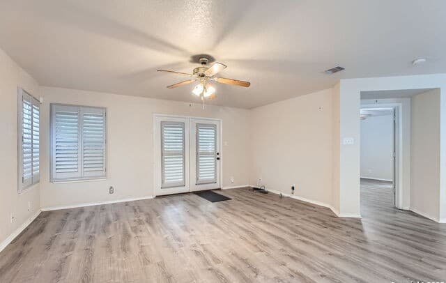 4-bedroom rental at 7719 Baden Post in San Antonio, TX — photo 4