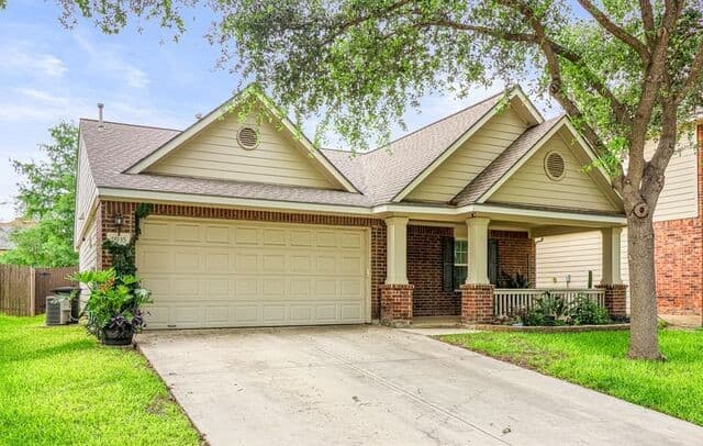 3-bedroom rental at 9935 Gazelle Frst in San Antonio, TX — photo 2