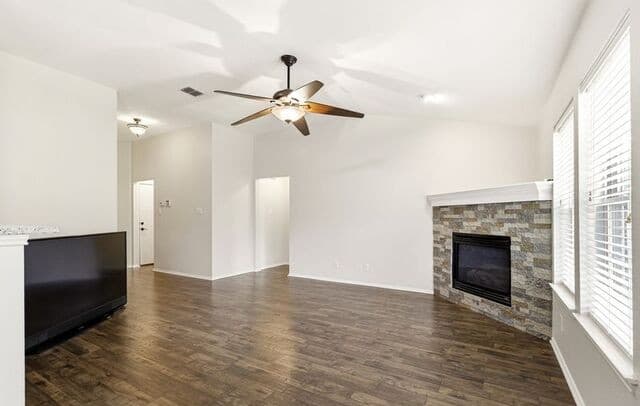 3-bedroom rental at 9935 Gazelle Frst in San Antonio, TX — photo 5