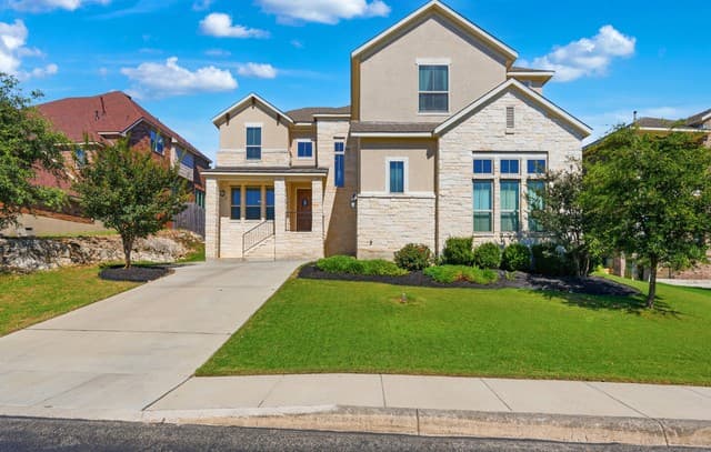4-bedroom rental at 25623 Coronado Blf in San Antonio, TX — photo 2