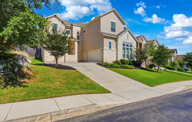 4-bedroom rental at 25623 Coronado Blf in San Antonio, TX — photo 3