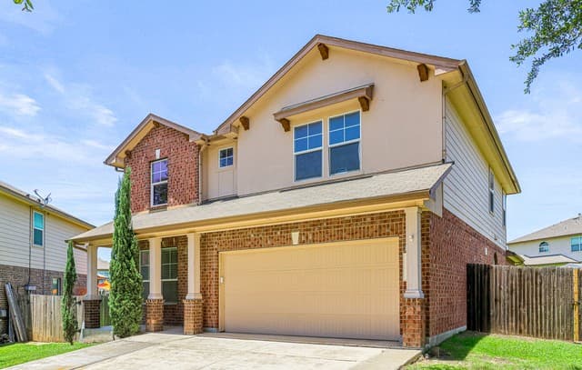 5-bedroom rental at 13511 Cranbrook in Live Oak, TX — photo 1