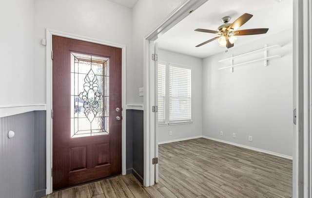 5-bedroom rental at 13511 Cranbrook in Live Oak, TX — photo 3