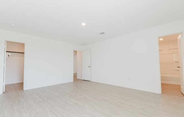 3-bedroom rental at 223 Presidio Pl in San Antonio, TX — photo 4