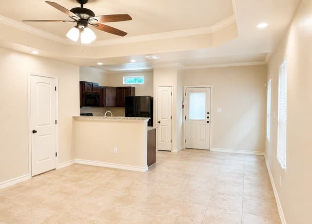 rental at 6946 Lakeview Dr. in San Antonio, TX — photo 4