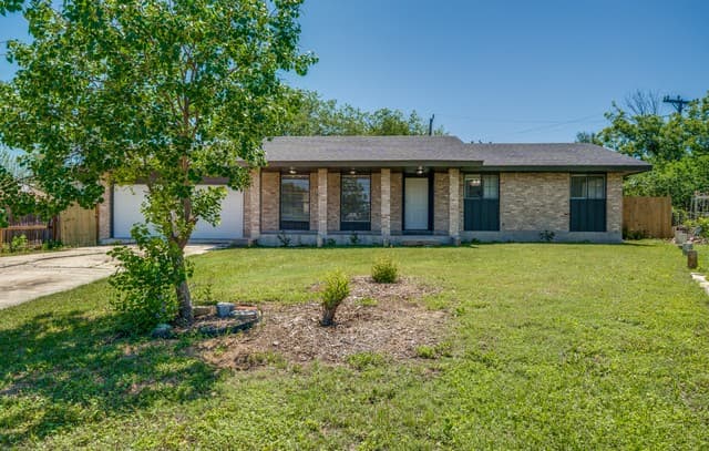 3-bedroom rental at 4240 Chestnuthill Dr in San Antonio, TX — photo 1