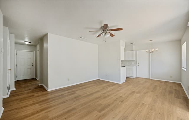 3-bedroom rental at 4240 Chestnuthill Dr in San Antonio, TX — photo 4