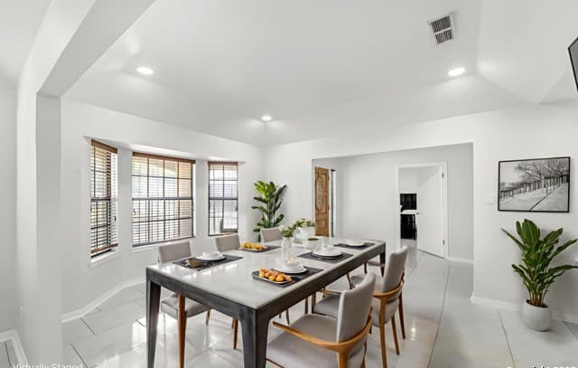 3-bedroom rental at 514 Jackson Keller Rd in San Antonio, TX — photo 4