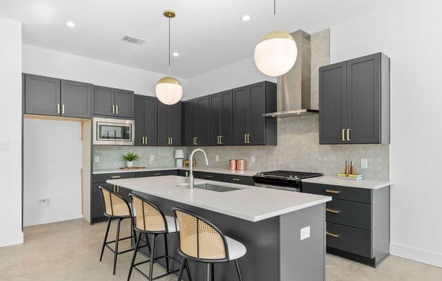 3-bedroom rental at 1847 Flamingo #10 in San Antonio, TX — photo 2