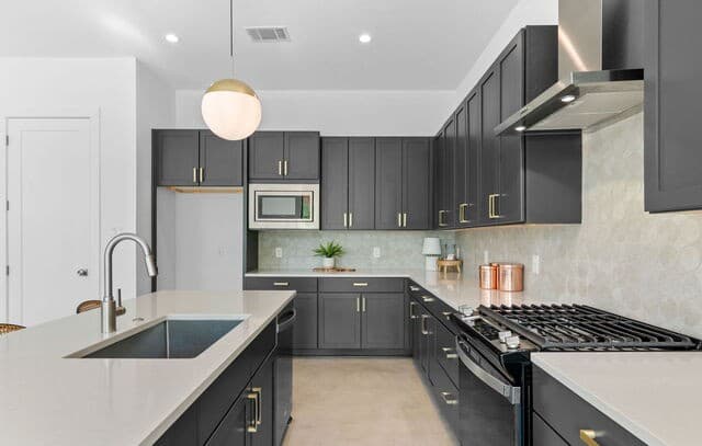 3-bedroom rental at 1847 Flamingo #10 in San Antonio, TX — photo 4