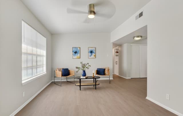 3-bedroom rental at 1015 Mount Serolod Dr in San Antonio, TX — photo 5