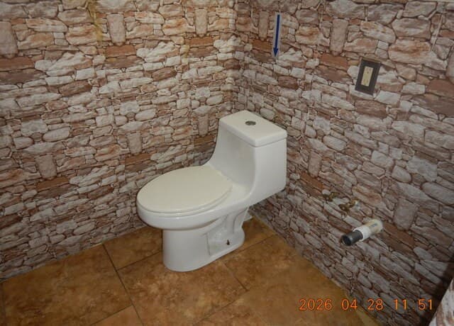 3-bedroom rental at 4814 Roxton Ave in San Antonio, TX — photo 5