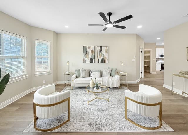 6-bedroom rental at 403 E Vista Rdg in San Antonio, TX — photo 2