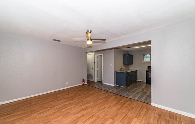 3-bedroom rental at 508 Bee St in San Antonio, TX — photo 3