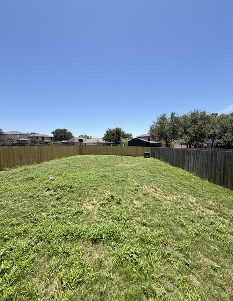 3-bedroom rental at 7426 Draco Leap in San Antonio, TX — photo 4