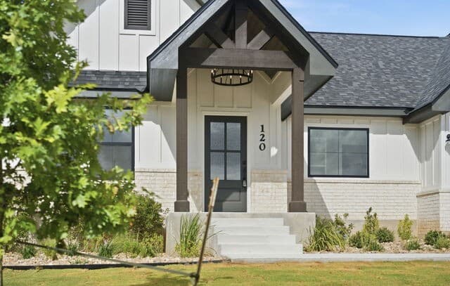 3-bedroom rental at 120 Ash Pkwy in La Vernia, TX — photo 4