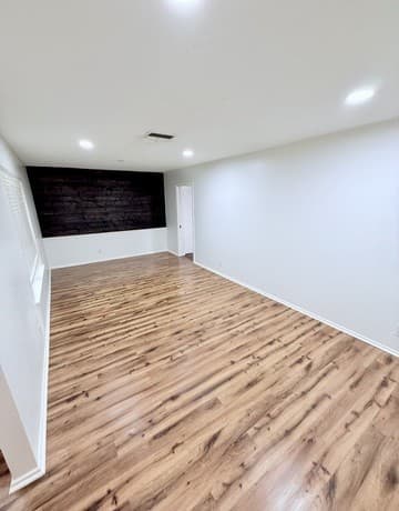 3-bedroom rental at 7119 Forest Mont St in San Antonio, TX — photo 2