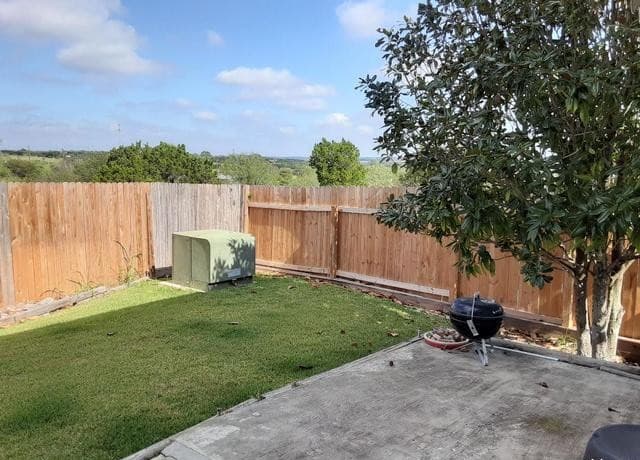 4-bedroom rental at 7307 Tamburo Trl in San Antonio, TX — photo 2