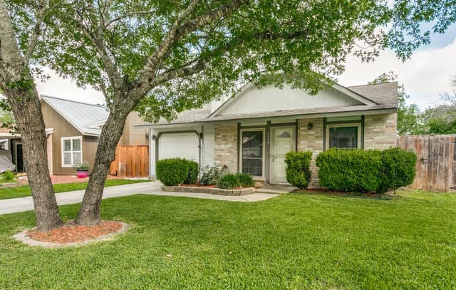 3-bedroom rental at 5559 Rangeland in San Antonio, TX — photo 1