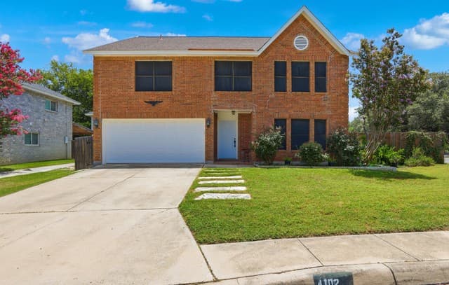 4-bedroom rental at 4102 Misty Glade in San Antonio, TX — photo 2