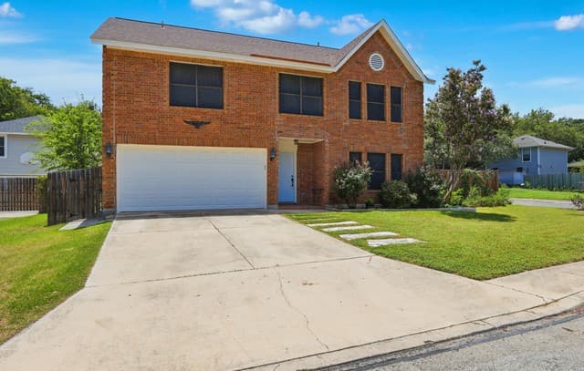 4-bedroom rental at 4102 Misty Glade in San Antonio, TX — photo 3